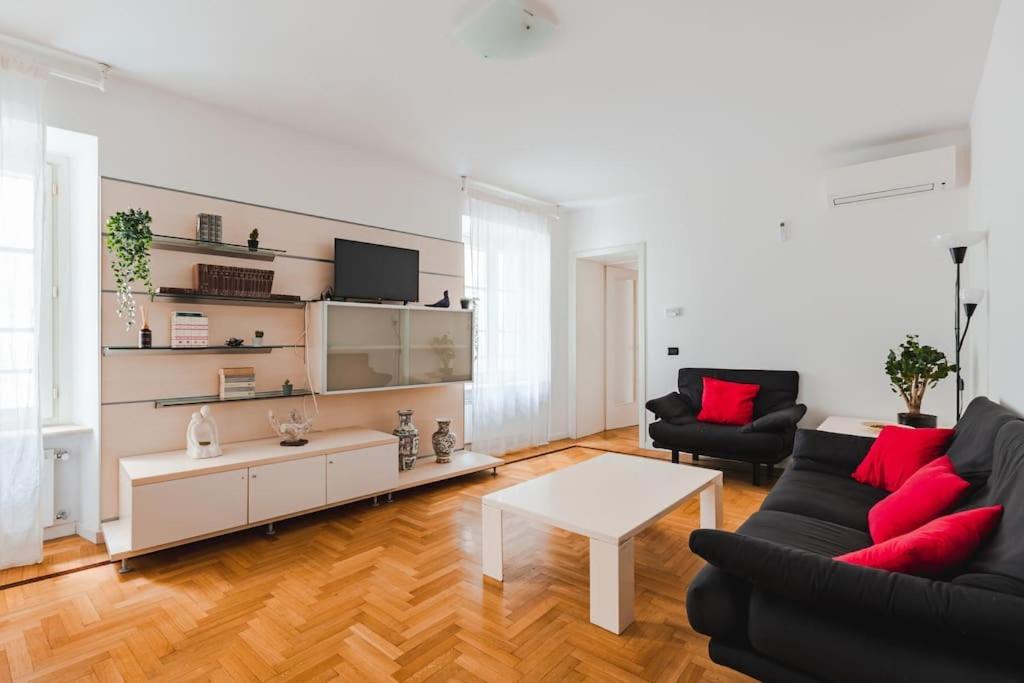Piazza Unita Central Apartment Trieste Bagian luar foto